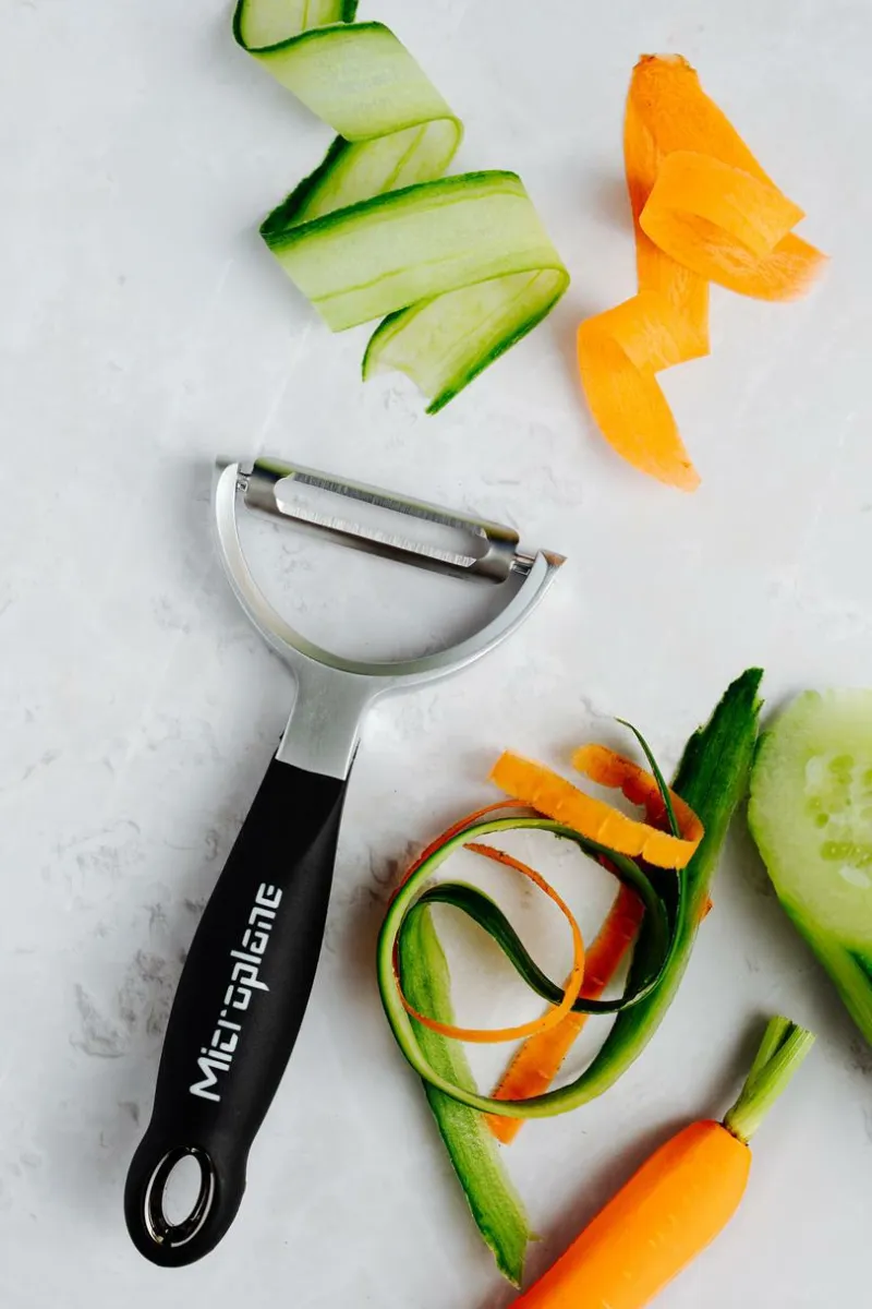 Microplane Schälen Und Zerkleinern>Professional Y Peeler Straight Schwarz