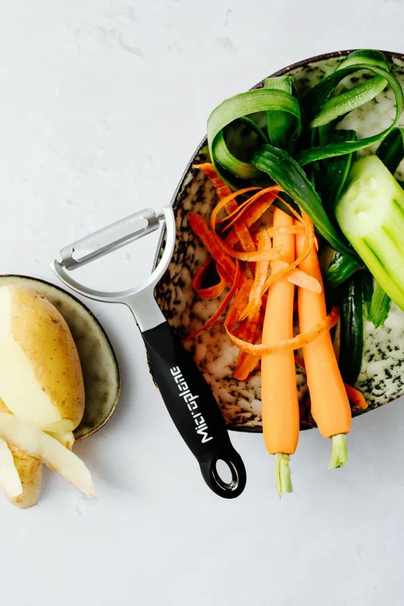 Microplane Schälen Und Zerkleinern>Professional Y Peeler Straight Schwarz