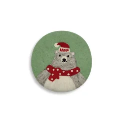 Frida Feeling GmbH Dekoration>Untersetzer Bär mit Schal und Mütze 21cm hellgrün