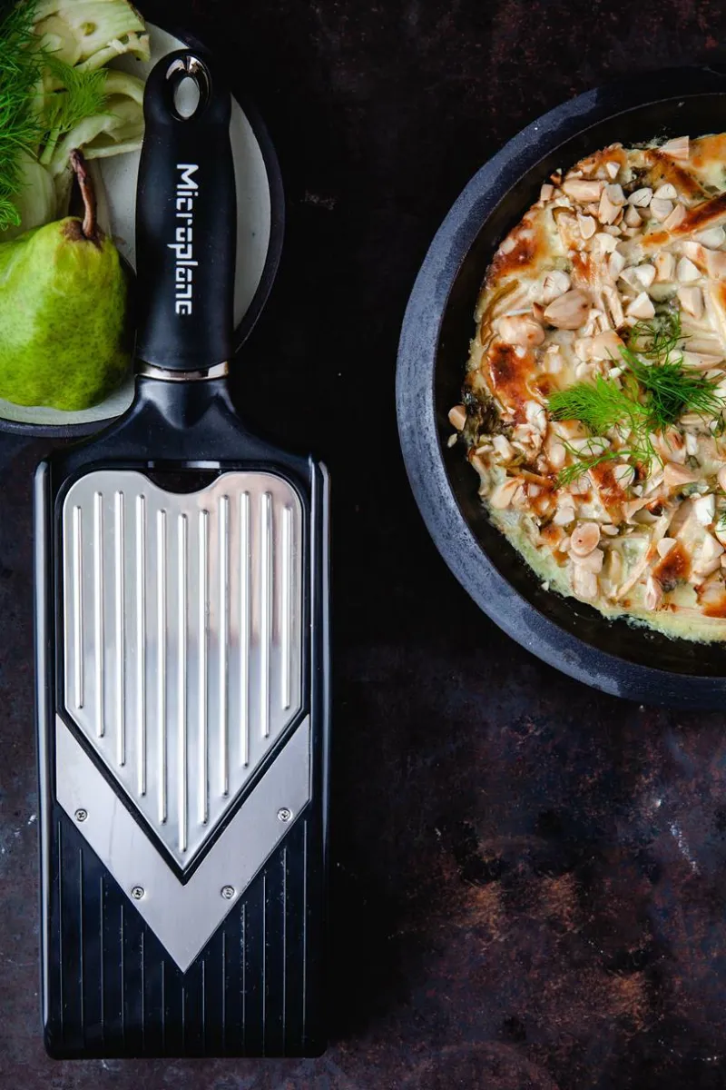 Microplane Schälen Und Zerkleinern>V-Hobel m. Julienne-Einsatz
