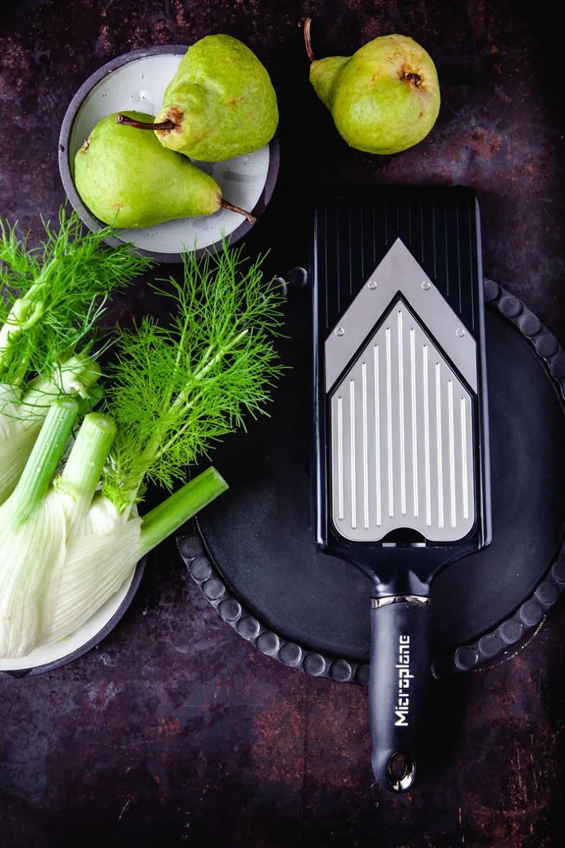 Microplane Schälen Und Zerkleinern>V-Hobel m. Julienne-Einsatz