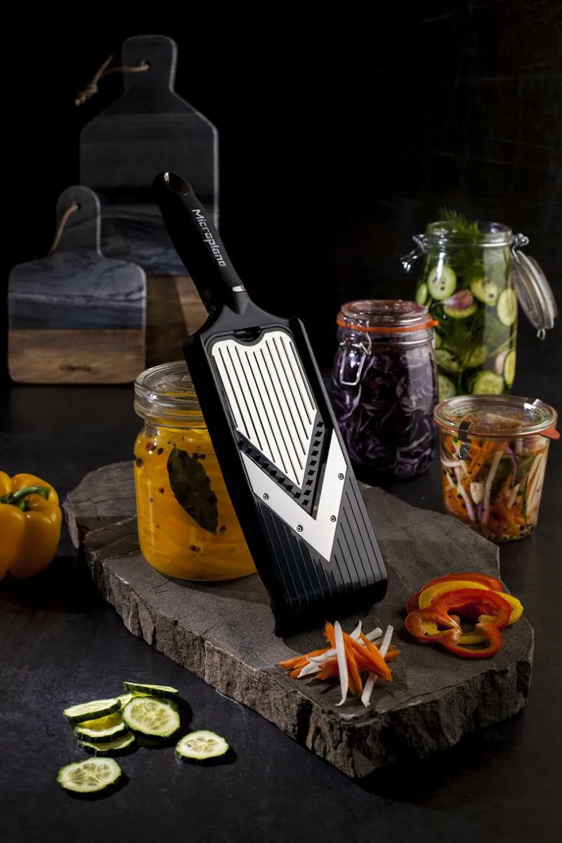 Microplane Schälen Und Zerkleinern>V-Hobel m. Julienne-Einsatz